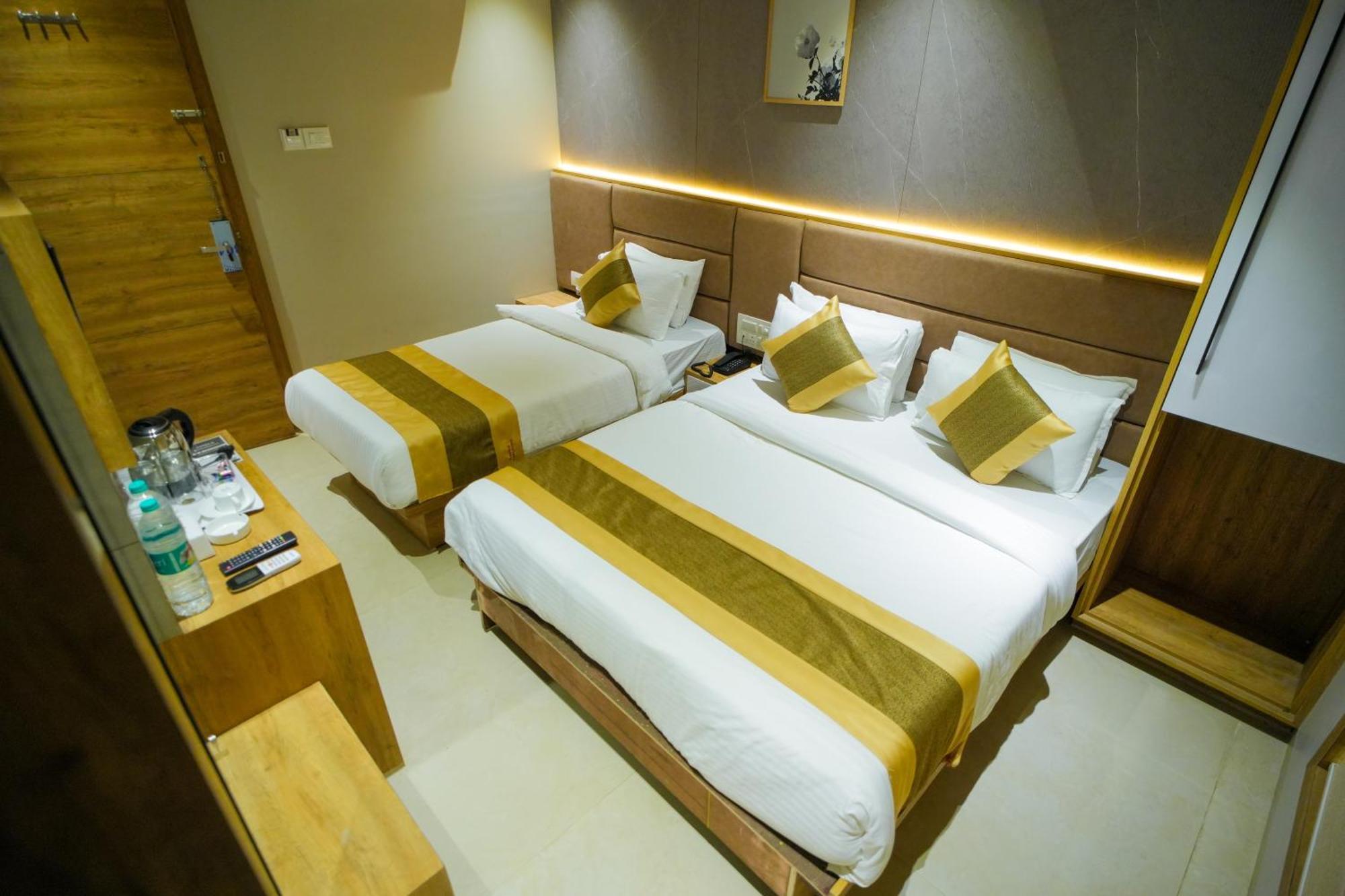 Skylink Hospitality Mahalaxmi Hotel 3*