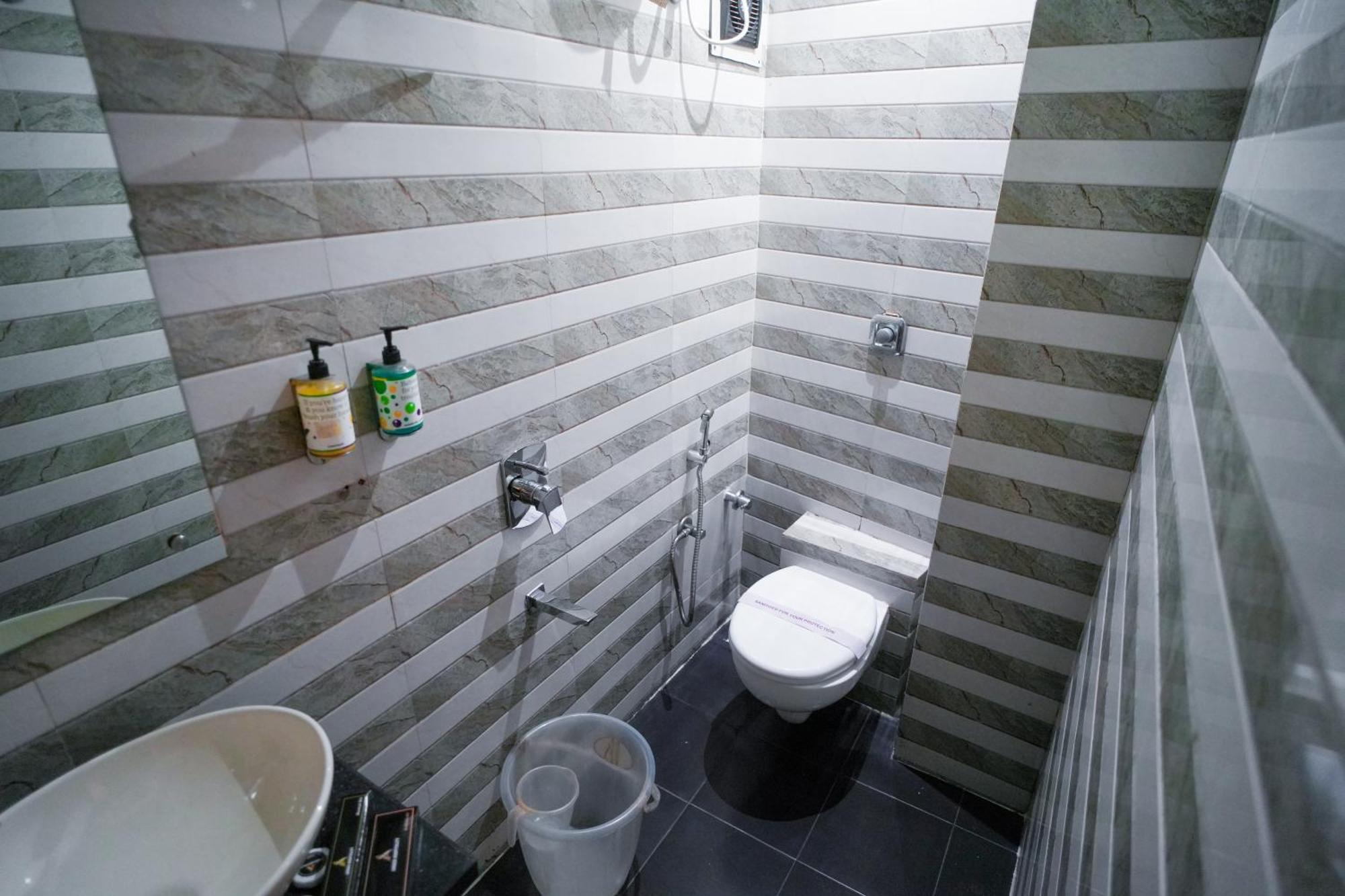 Hotel Skylink Hospitality Mahalaxmi