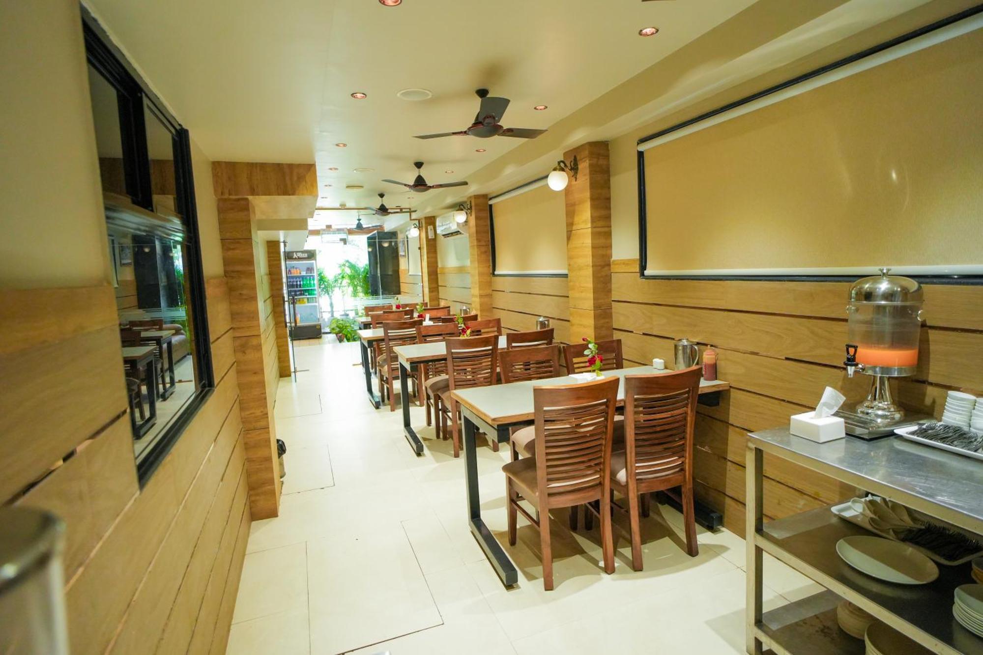Hotel Skylink Hospitality Mahalaxmi 3*