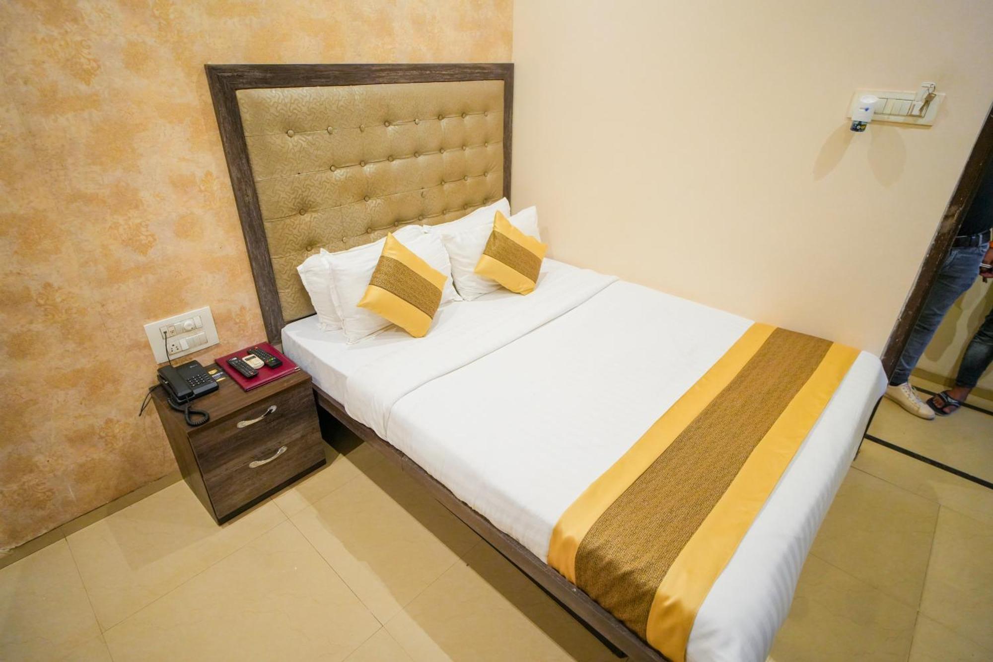 Skylink Hospitality Mahalaxmi Bombaj