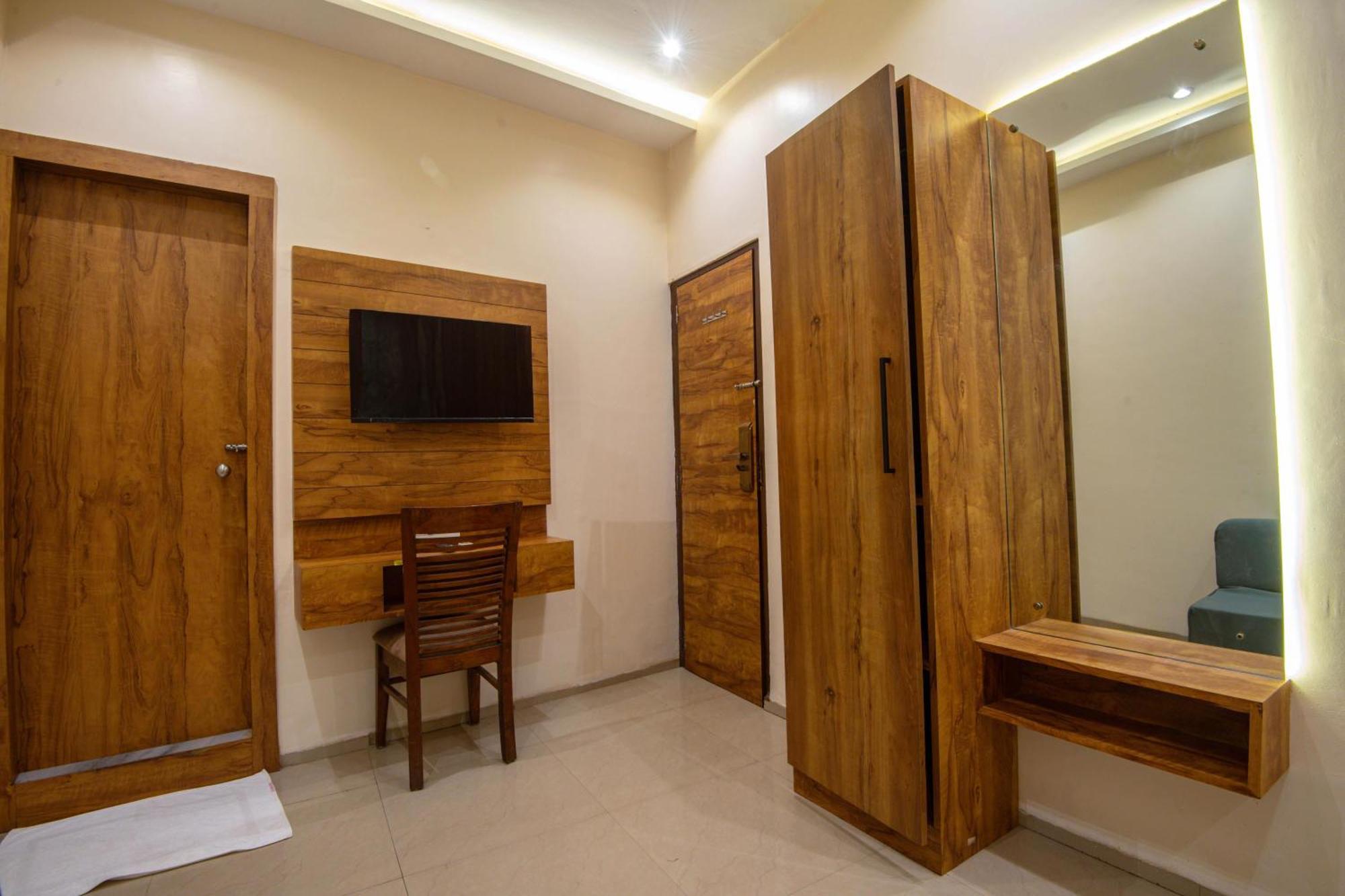 Skylink Hospitality Mahalaxmi 3*