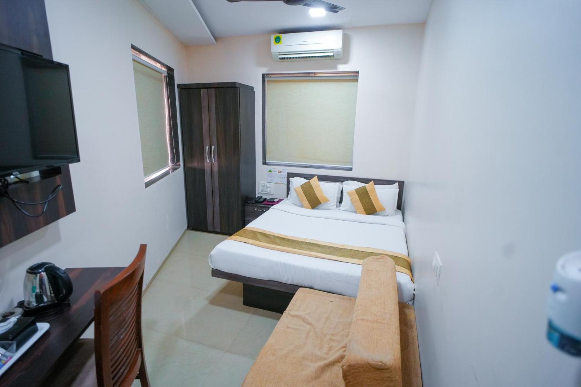 Skylink Hospitality Mahalaxmi 3*