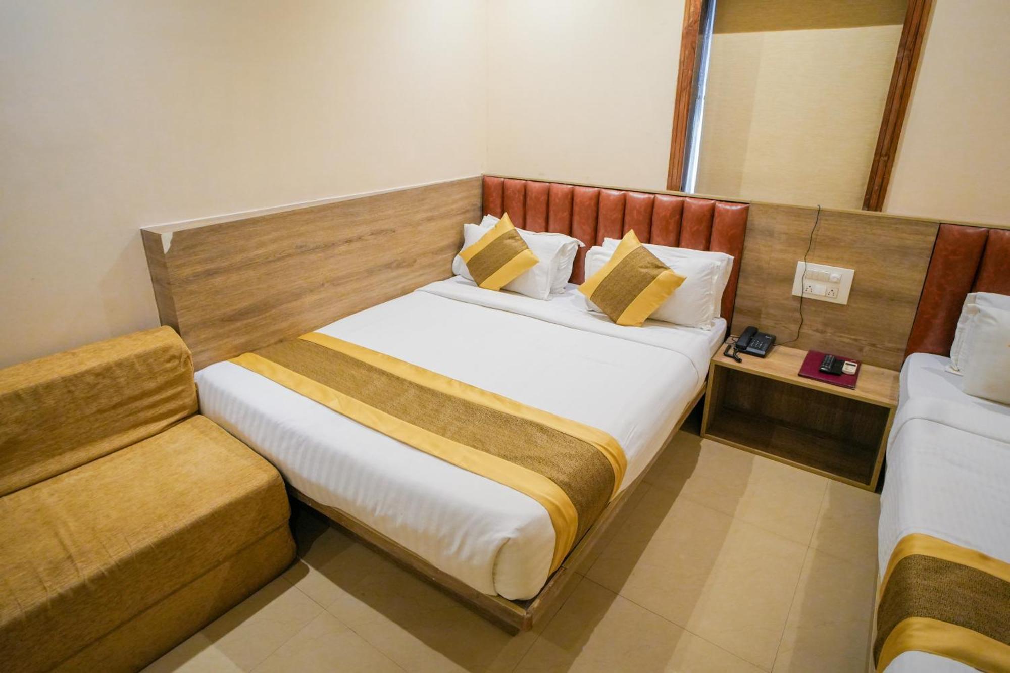 Hotel Skylink Hospitality Mahalaxmi